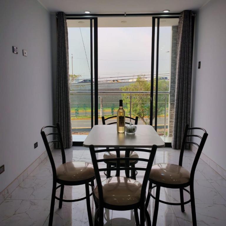 Alojamiento Familiar - Deluxe One-Bedroom Apartment with City View - 4