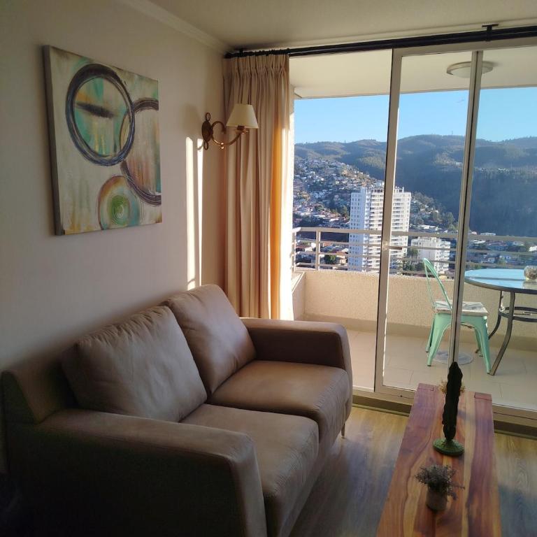 Beautiful apartment overlooking Valparaíso Bay - Apartamento de 2 dormitorios con balcón y vistas al mar - 1