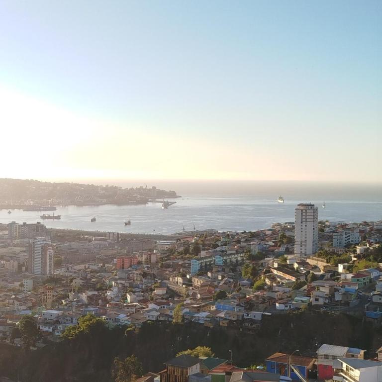 Beautiful apartment overlooking Valparaíso Bay - Apartamento de 2 dormitorios con balcón y vistas al mar - 22