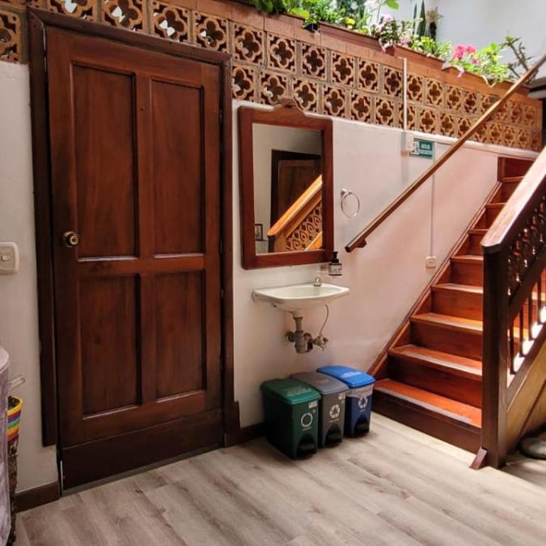 Hostal Famihotel Fundadores - Double Room - 8
