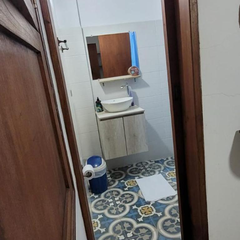 Hostal Famihotel Fundadores - Triple Room with Private Bathroom - 7