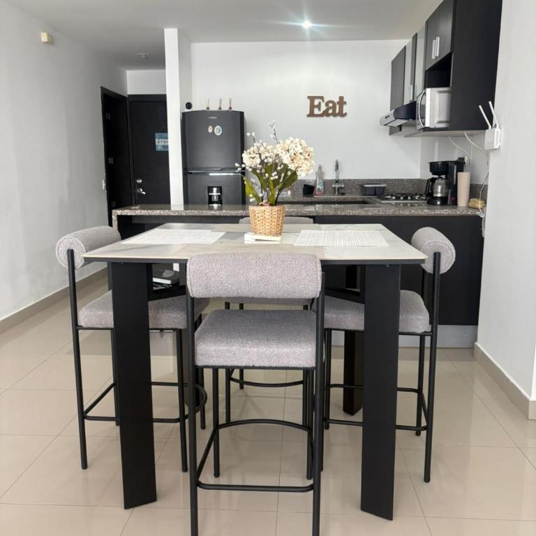 Oceanfront condo with private beach - Three-Bedroom Apartment - 17