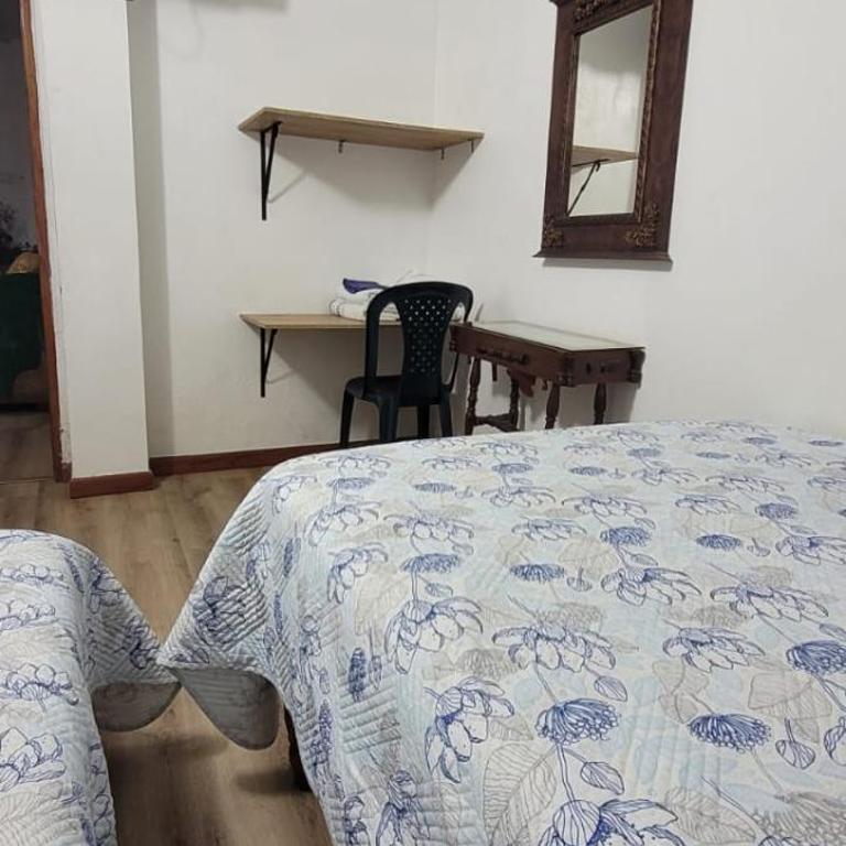 Hostal Famihotel Fundadores - Classic Triple Room - 3