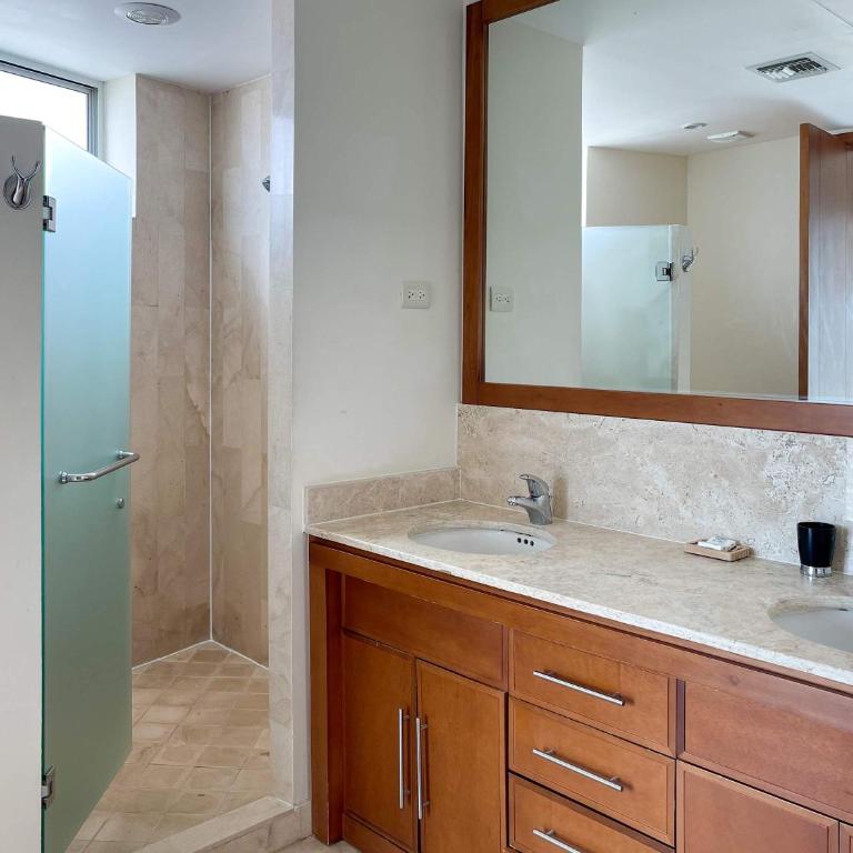 Quiet Beachfront Condo Pools & Beach Access #401 - Apartamento - 28