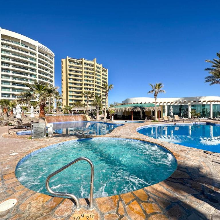 Quiet Beachfront Condo Pools & Beach Access #401 - Apartamento - 30