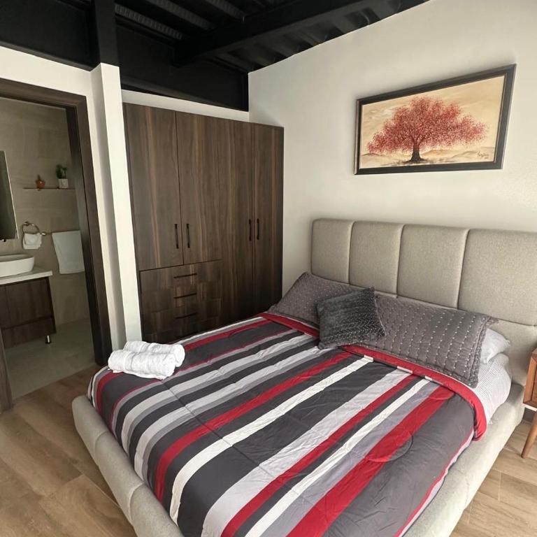 The Yanez Loft - One-Bedroom Apartment - 17