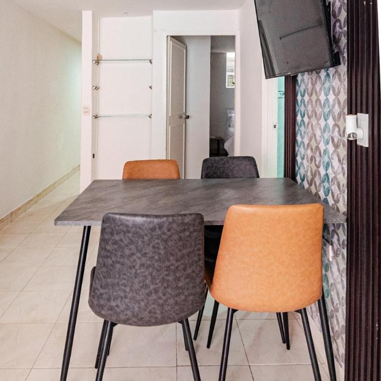 Apartamento colonial balcón A 1 1 - Two-Bedroom Apartment - 4