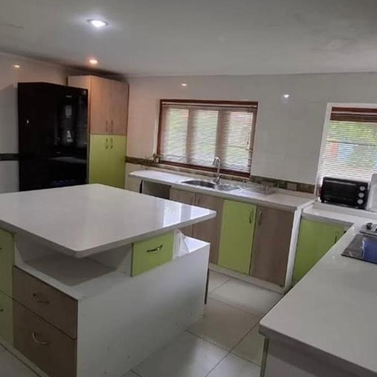 Laura propiedades - One-Bedroom House - 1