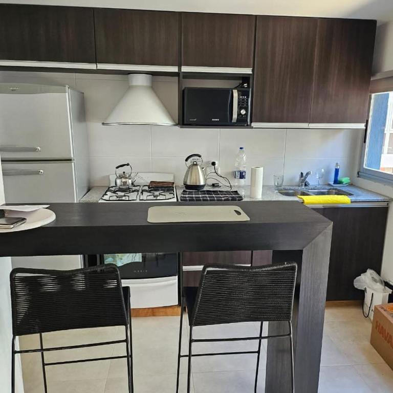 Hostal CITY - Two-Bedroom Deluxe Apartment with Garden View - 2
