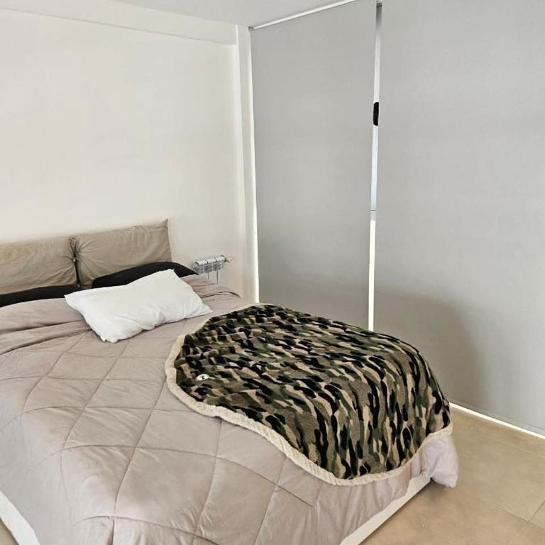 Hostal CITY - Two-Bedroom Deluxe Apartment with Garden View - 4