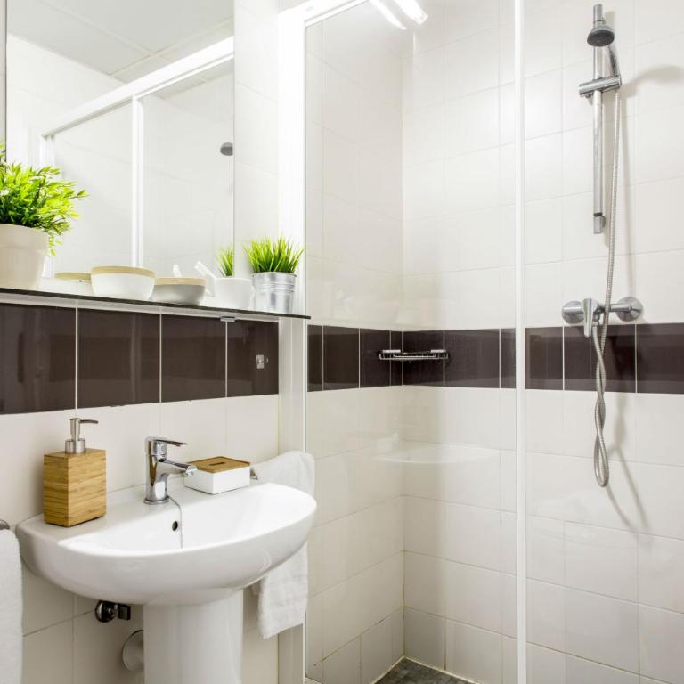 Residencia Universitaria Resa La Concepción - Classic Twin Studio - 7
