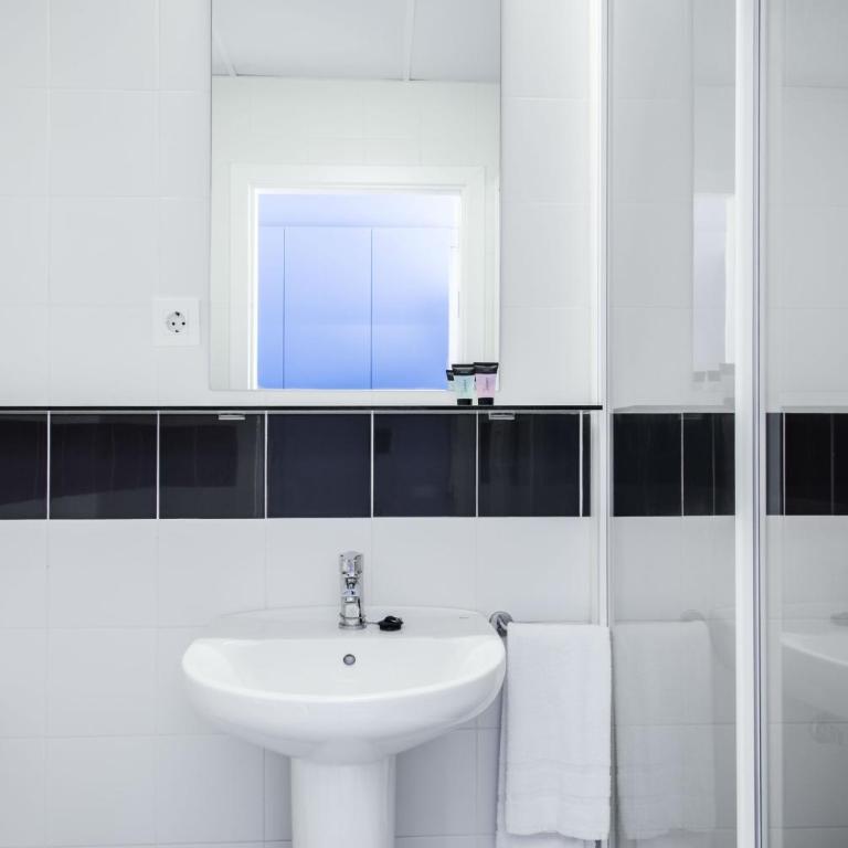 Residencia Universitaria Resa La Concepción - Premium Single Studio - 1