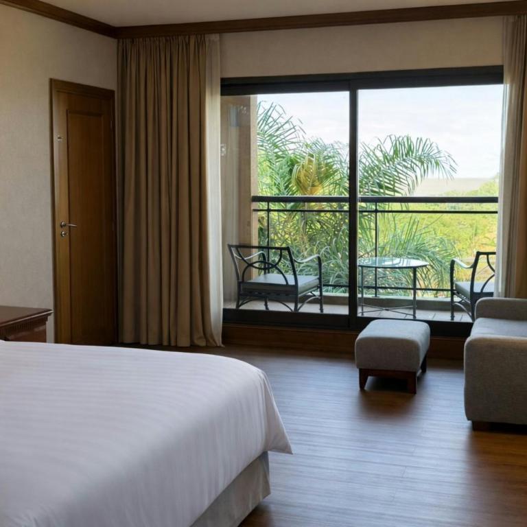 Sheraton Colonia Golf & Spa Resort - Junior Suite, 1 King, River view, Balcony - 5