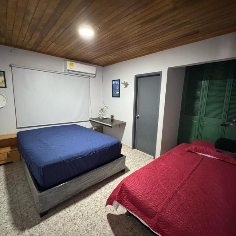Hostal Nogal Inn - Habitación Familiar con baño privado - 1