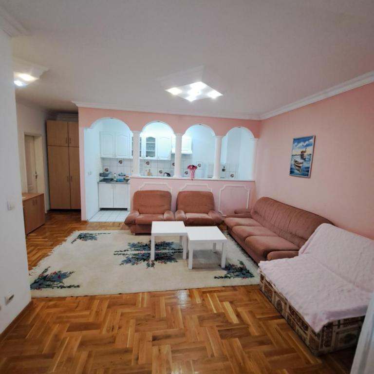 Apartment Gajic - Apartment with Balcony - 2