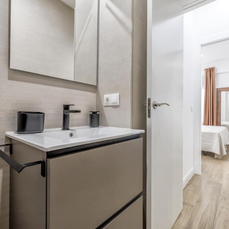 Alminar Apartamentos, Parking incluido junto al centro - Apartamento de 1 dormitorio - 21