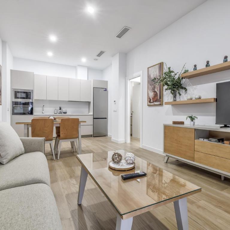Alminar Apartamentos, Parking incluido junto al centro - Apartamento de 1 dormitorio - 2
