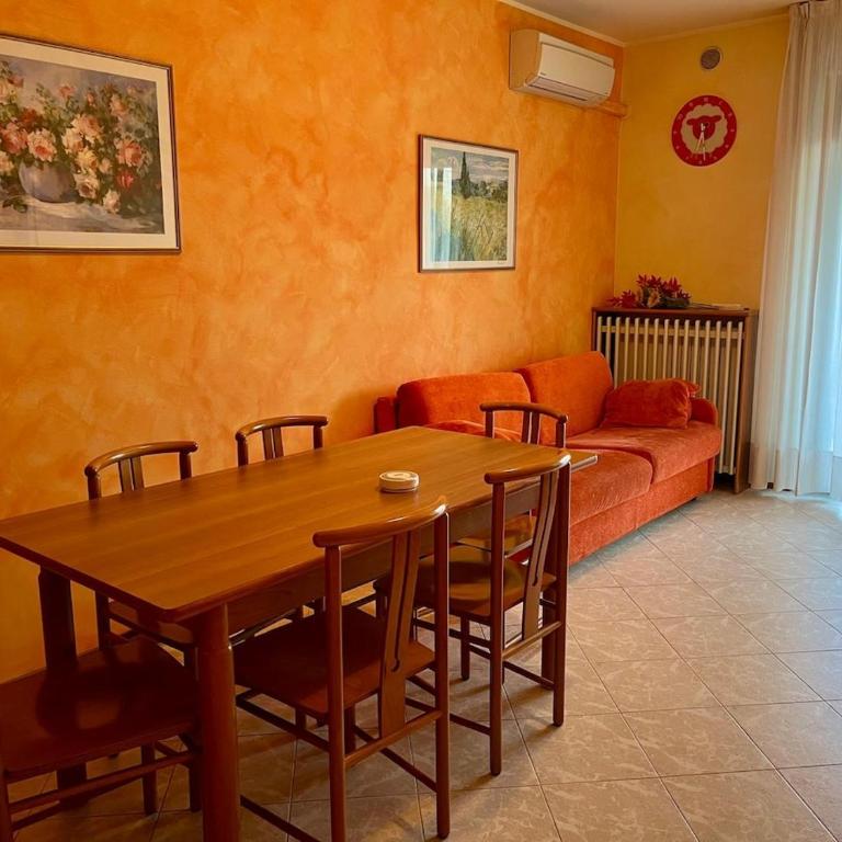 il Girasole Apartment with Garden View - One-Bedroom Apartment - 10