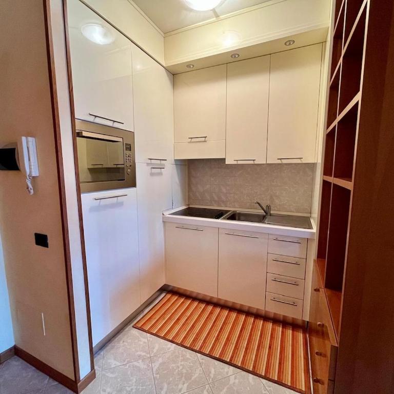 il Girasole Apartment with Garden View - One-Bedroom Apartment - 14