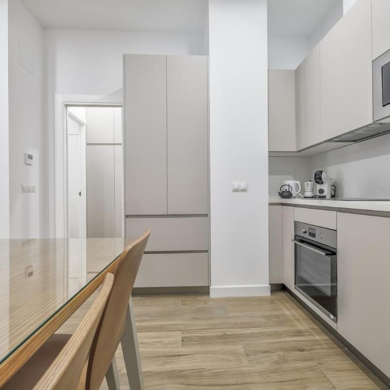 Alminar Apartamentos, Parking incluido junto al centro - Apartamento de 1 dormitorio - 14