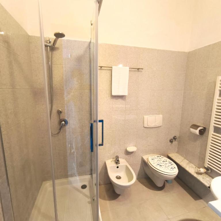 Banchi Centrale - Camera Matrimoniale con Bagno Privato - 15