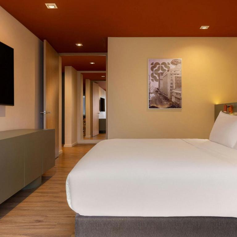 Loma, Medellin, a Tribute Portfolio Hotel - King Suite with Sofa Bed and City View - 4
