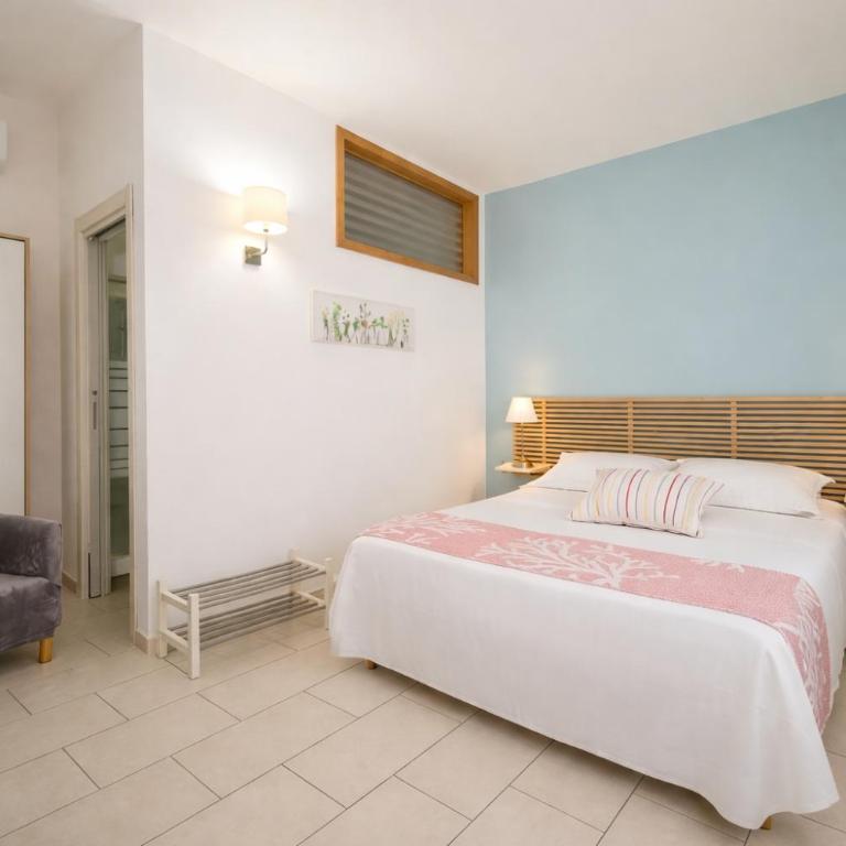 Isola Charm B&B - Pool & Nature Stay - Camera Matrimoniale/Doppia con Letti Singoli con Vista Piscina - 6