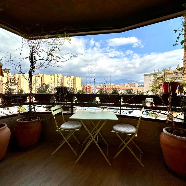 Apartamento Dalmases con Parking Gratis - Hermosas Vistas a Sierra Nevada - Two-Bedroom Apartment - 6