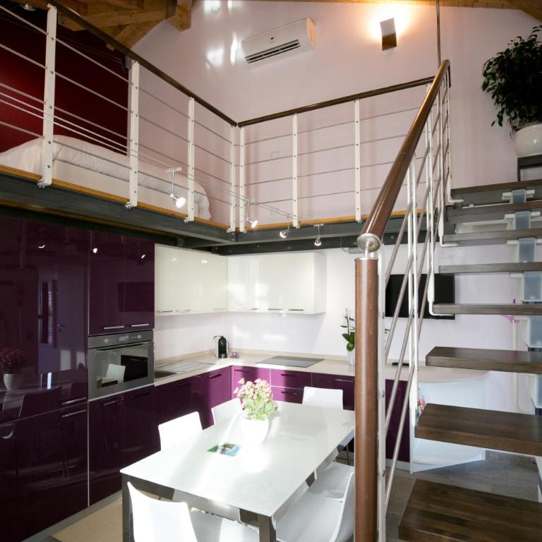 VERSOVERDE HOTEL Alzaia Naviglio Grande - Appartamento su 2 Livelli con Vista Naviglio - 1