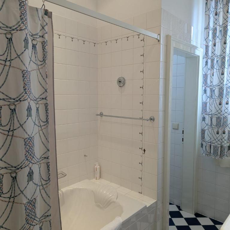 Villa Solitude - Großes Zweibettzimmer - 10
