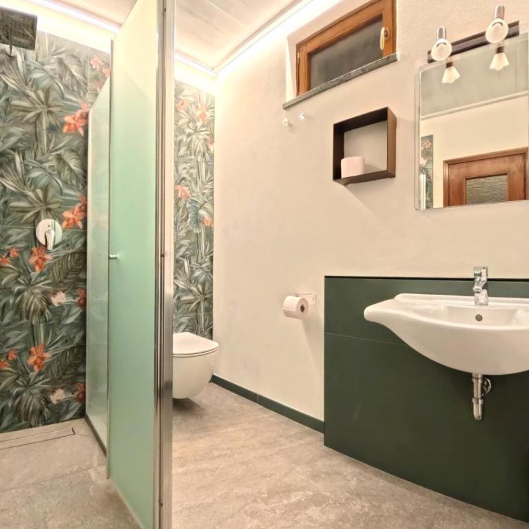 Villa Arianna Lake View Apartments with Pool - Ground Floor Apartment with Lake View - 7
