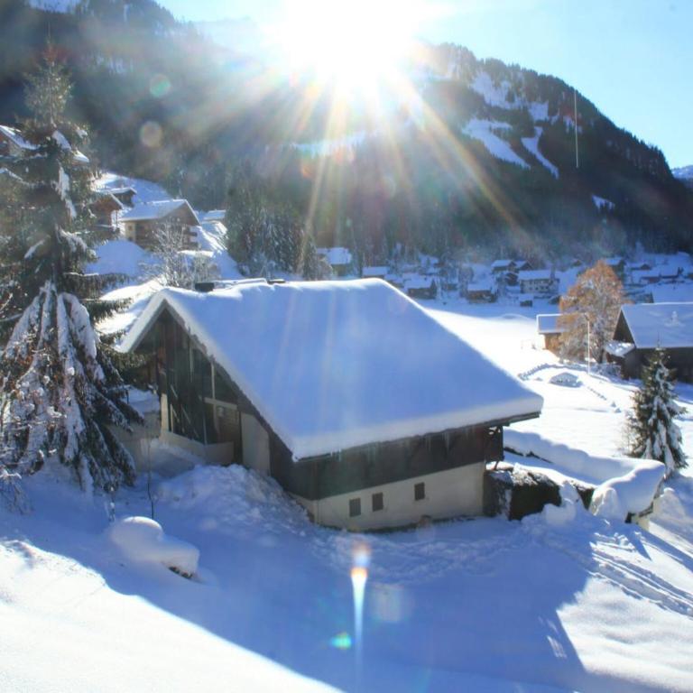 Apartment with 2 rooms and balcony - Appartement 2 Chambres - 5
