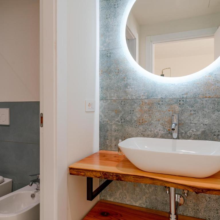 Centro Lungo Po Casa Regina - Appartamento con 1 Camera da Letto - 17