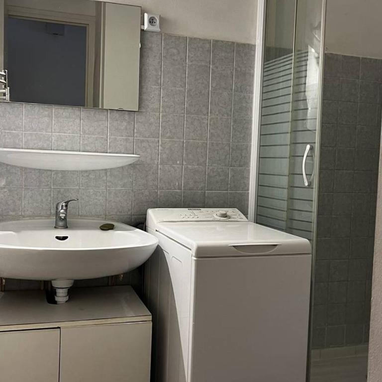 Grand studio lumineux, 4 pers, accès plage, proche commerces, balcon - FR-1-696-71 - Estudio - 4