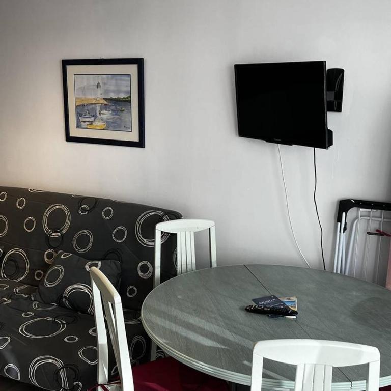 Grand studio lumineux, 4 pers, accès plage, proche commerces, balcon - FR-1-696-71 - Estudio - 5