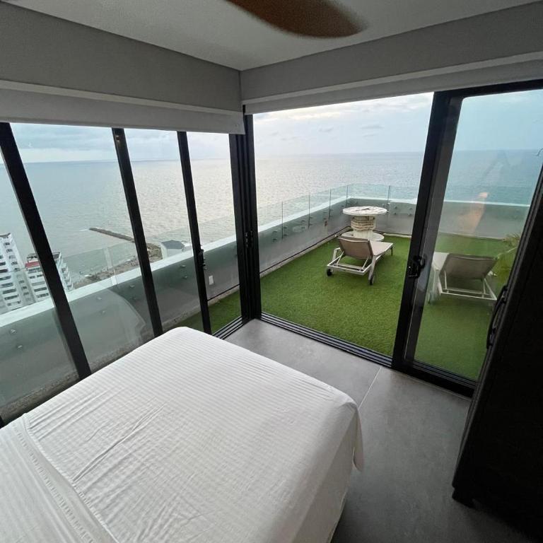 Amoblados , Cartagena, El Laguito - Three-Bedroom Apartment with Sea View - 4