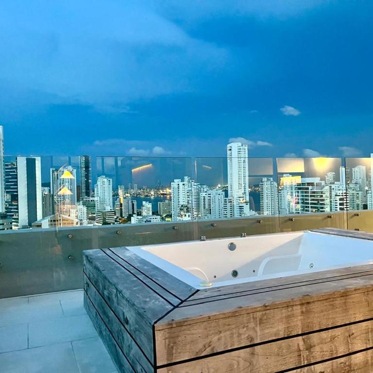 Amoblados , Cartagena, El Laguito - Three-Bedroom Apartment with Sea View - 7