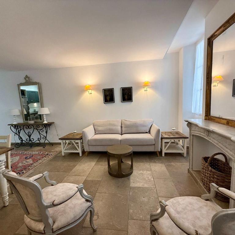 B003 Superbe 2 chambres centre Cannes - Appartement - 6