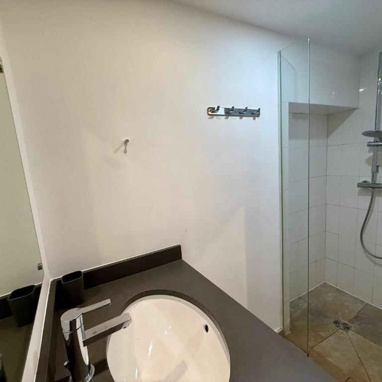 B003 Superbe 2 chambres centre Cannes - Appartement - 18