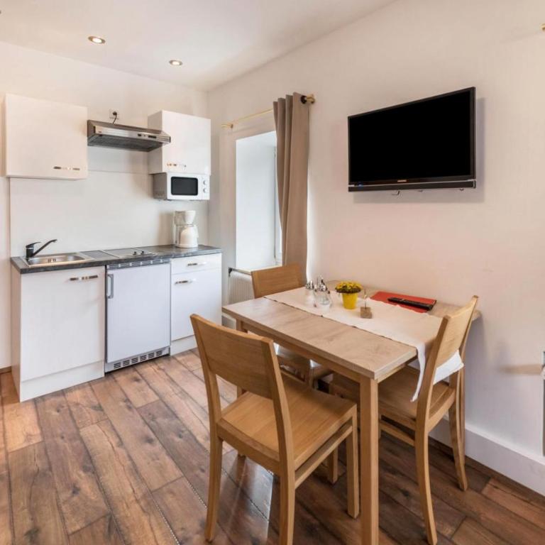Mentenwirt Pension&Appartements - Apartment mit 1 Schlafzimmer mit Stadtblick - 13