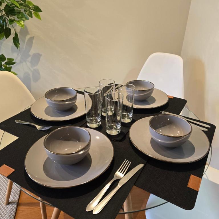 Departamento cercano a Costanera Amplio 2 dormitorios y centrico - Two-Bedroom Family Apartment - 1