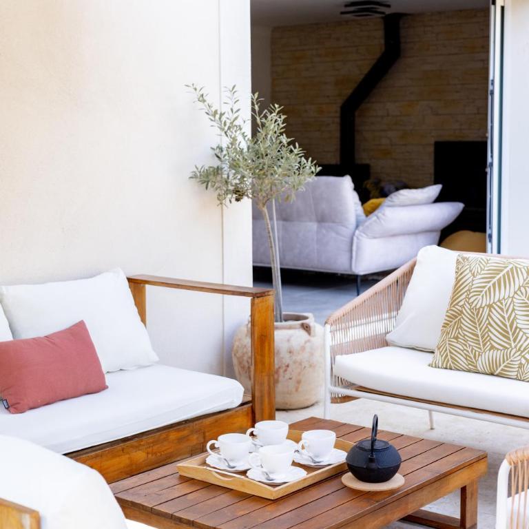Superbe Villa classée 4 étoiles, Jardin 1200m2 et Piscine - 8 Personnes - Maison de Vacances 4 Chambres - 11