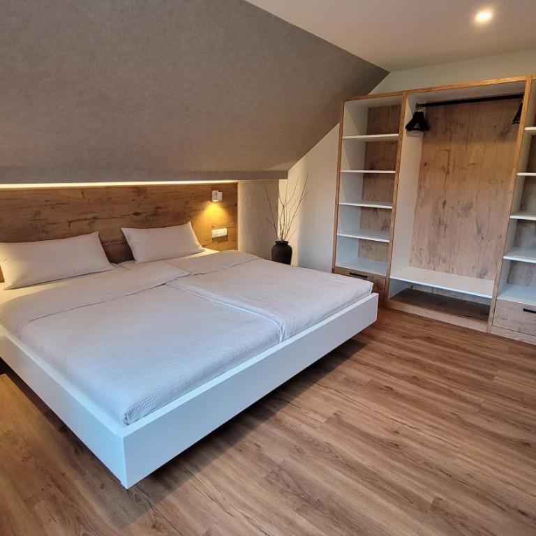 Ferienwohnungen Beck - hochwertig eingerichtet, in ländlicher Lage mit großem Garten - Apartamento de 1 dormitorio - No fumadores - 5