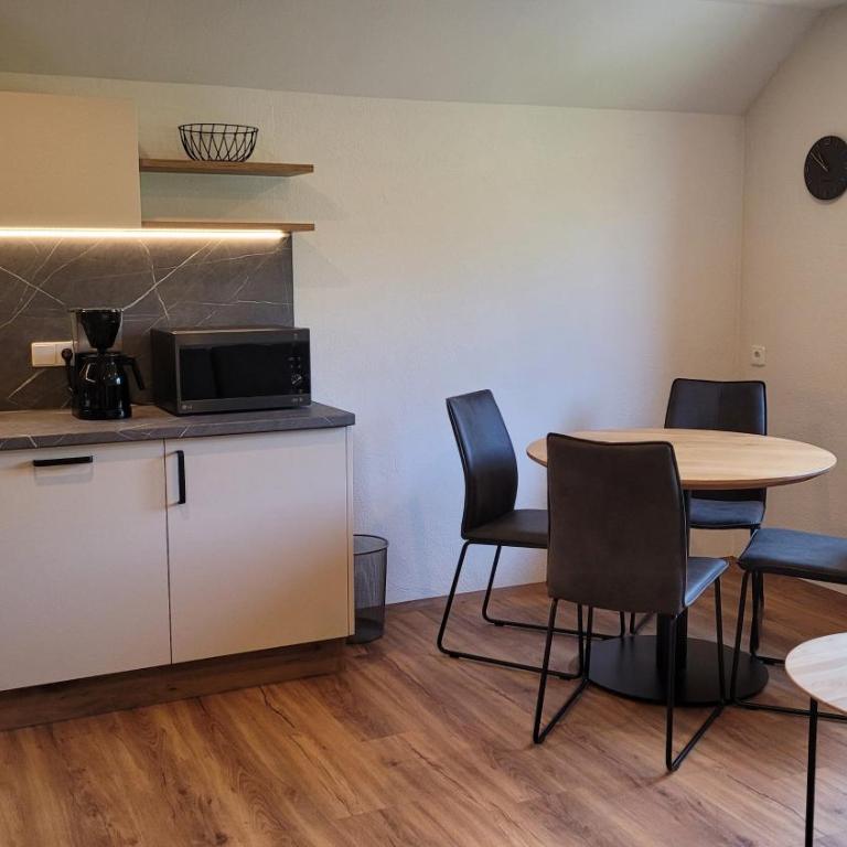 Ferienwohnungen Beck - hochwertig eingerichtet, in ländlicher Lage mit großem Garten - Apartamento de 1 dormitorio - No fumadores - 8