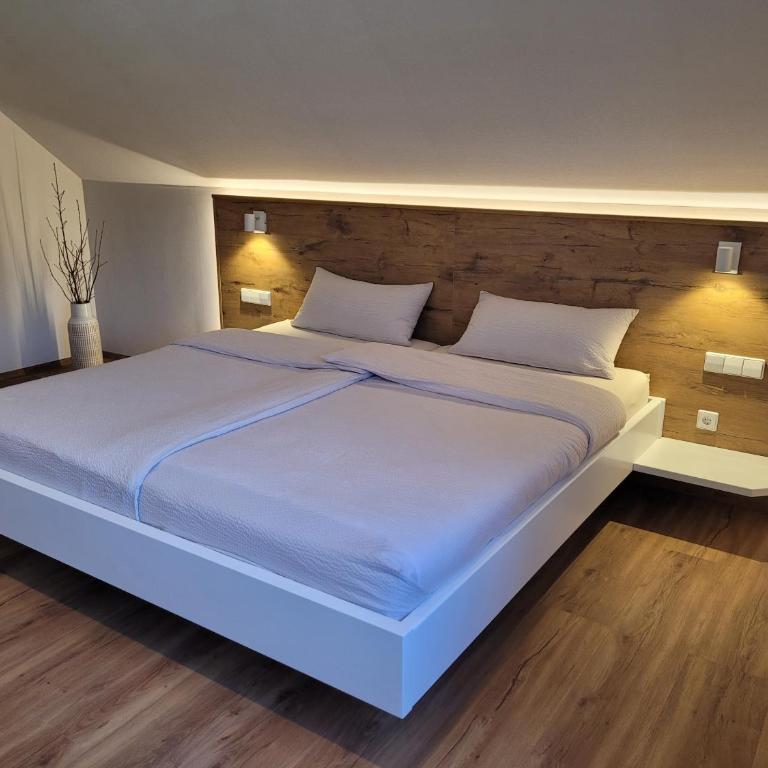 Ferienwohnungen Beck - hochwertig eingerichtet, in ländlicher Lage mit großem Garten - Apartamento de 1 dormitorio - No fumadores - 5