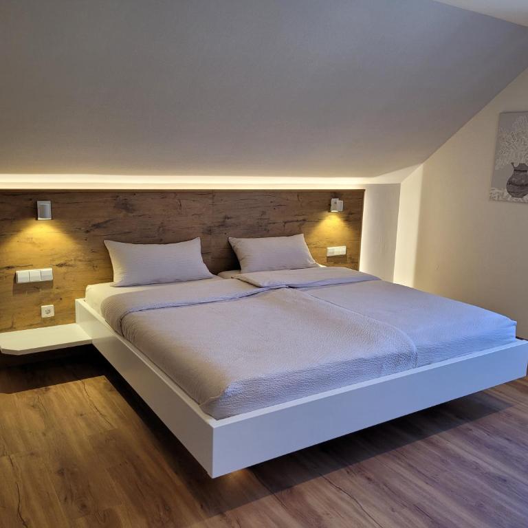 Ferienwohnungen Beck - hochwertig eingerichtet, in ländlicher Lage mit großem Garten - Apartamento de 1 dormitorio - No fumadores - 6