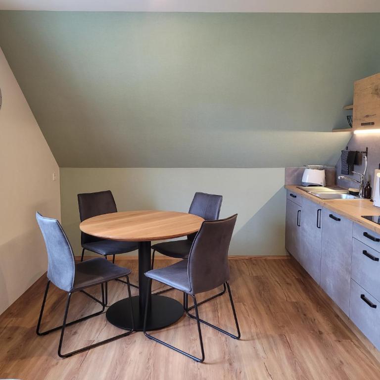 Ferienwohnungen Beck - hochwertig eingerichtet, in ländlicher Lage mit großem Garten - Apartamento de 1 dormitorio - No fumadores - 12