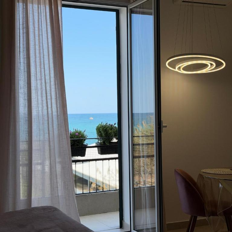Suites Domus Fysi - Double Room with Balcony and Sea View - 6