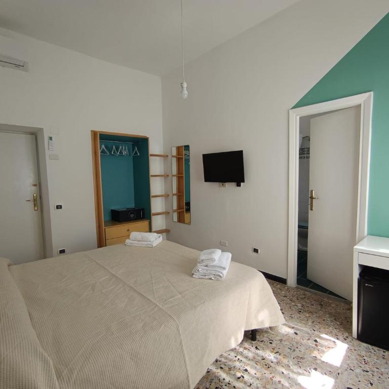 Agenzia Isotur MARI DI PONENTE - Appartamento con 1 Camera da Letto - 1