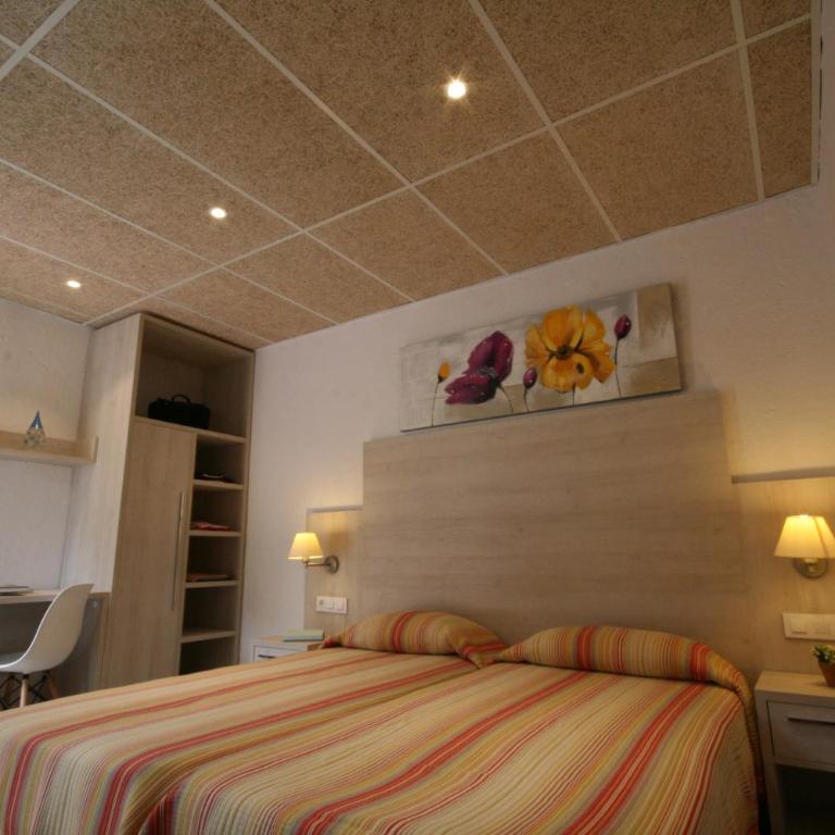 Ciudad De Vacaciones Cala Montjoi - Habitación Cuádruple (2 adultos + 2 niños) - 4